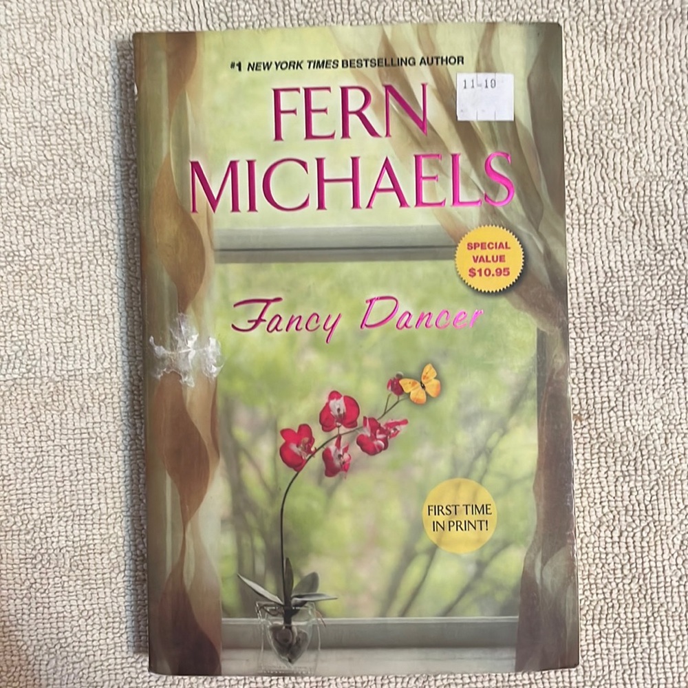 🌈2/$8  Fancy Dancer